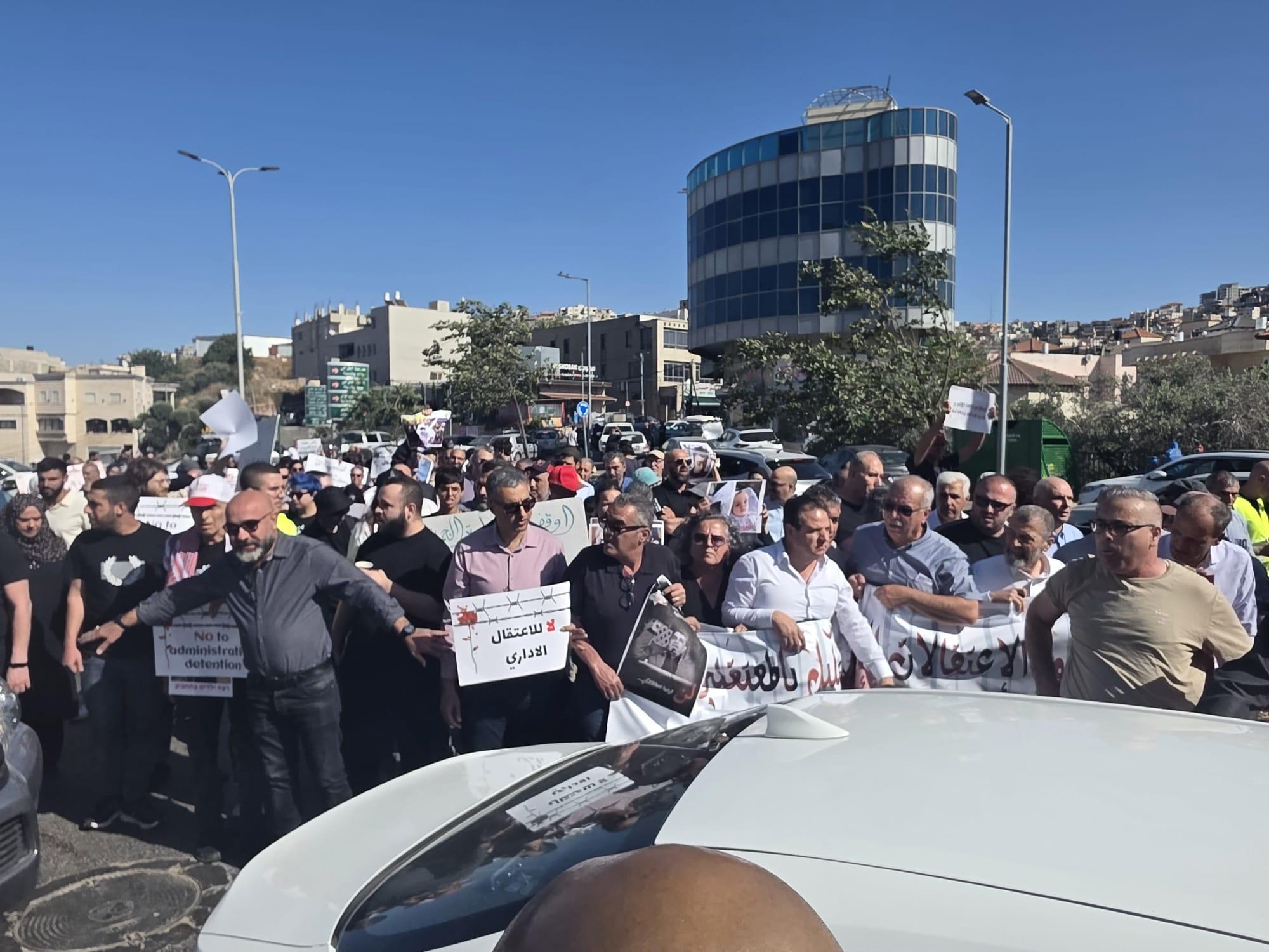 أم الفحم: مئات يتظاهرون ضد الحرب على غزة والاعتقالات الإدارية – والشرطة تقمع المسيرة