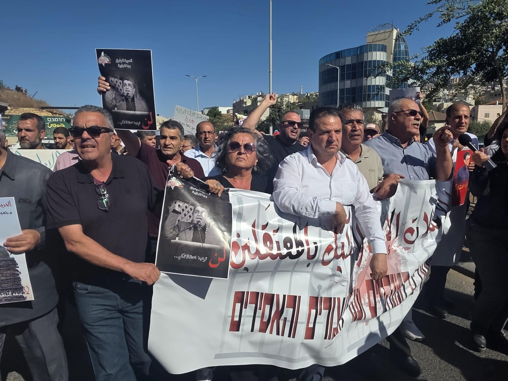 أم الفحم: مئات يتظاهرون ضد الحرب على غزة والاعتقالات الإدارية – والشرطة تقمع المسيرة