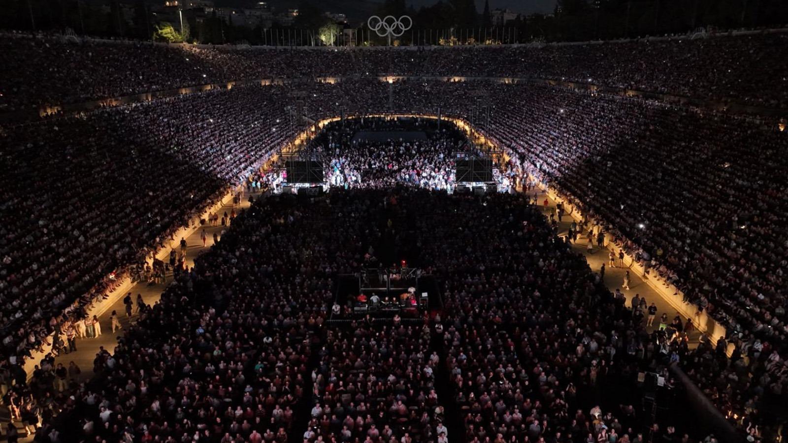 بحر جماهيري في حفل مئوية الموسيقار ثيودوراكيس