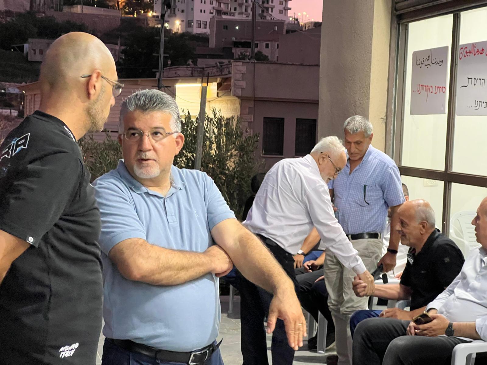 وفد جبهوي في زيارة لصاحب البيت المهدد بالهدم في ام الفحم