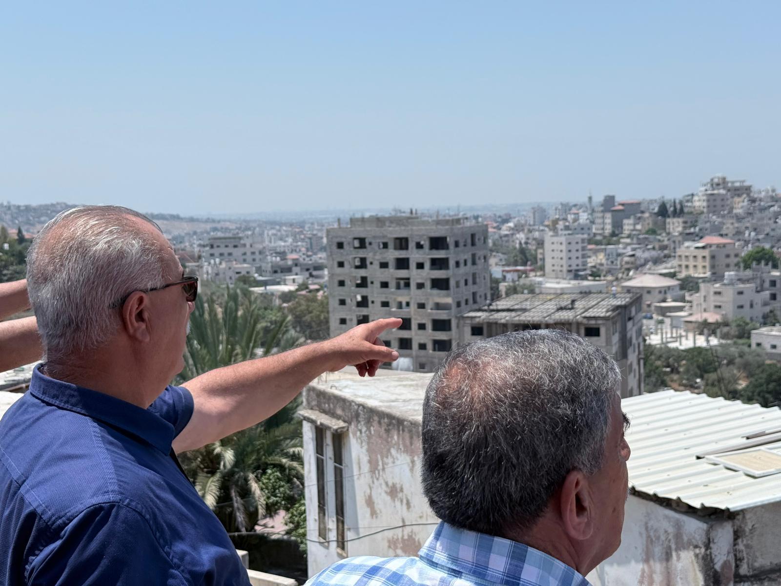 وفد للمتابعة بزيارة تفقدية إلى مخيمي طولكرم ونور شمس