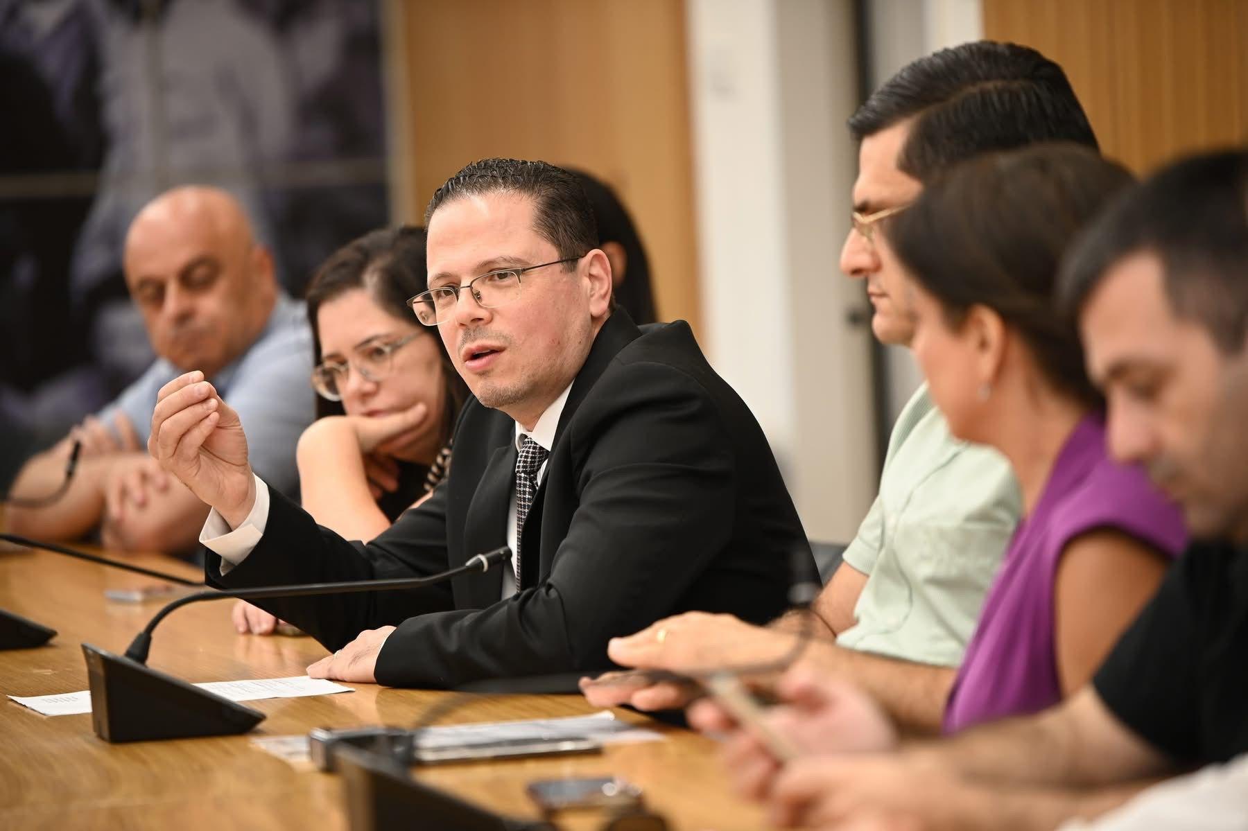 توقيع اتفاقية عمل جديدة في المستشفى الإنجليزي في الناصرة مع ممثلي العمل والهستدروت