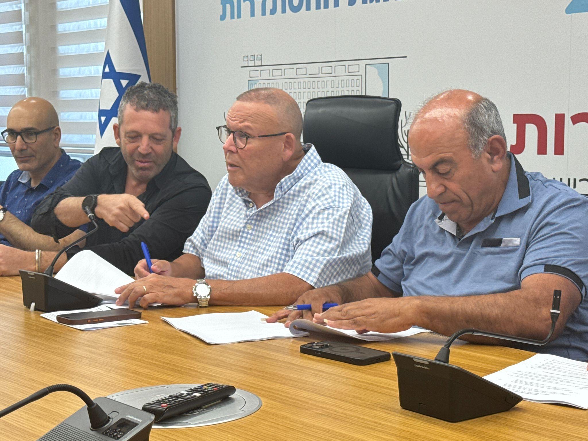 توقيع اتفاقية عمل جديدة في المستشفى الإنجليزي في الناصرة مع ممثلي العمل والهستدروت