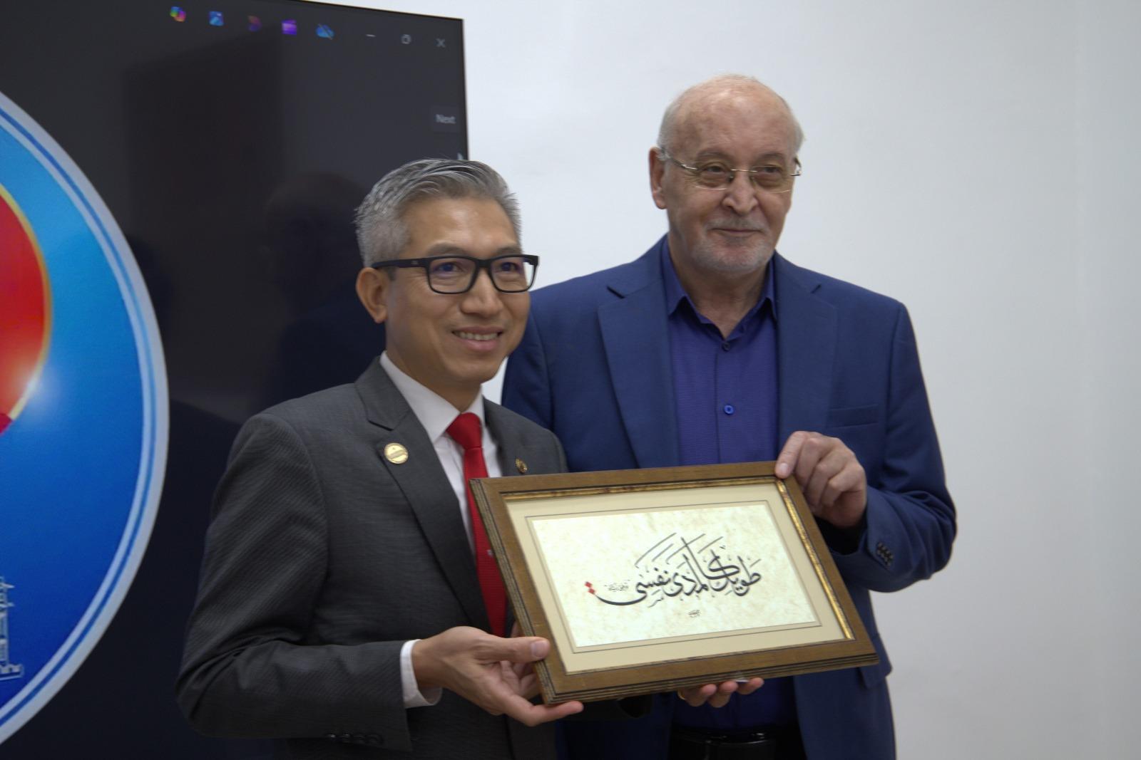 سفير فيتنام في لقاء مع الحزب الشيوعي الاسرائيلي- وكالة الأنباء الفيتنامية VNA