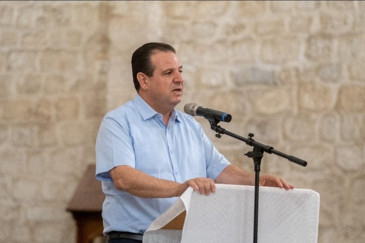 في أمسية محبّة ووفاء مهيبة: حيفا تكرّم الأب أغابيوس أبي سعدة