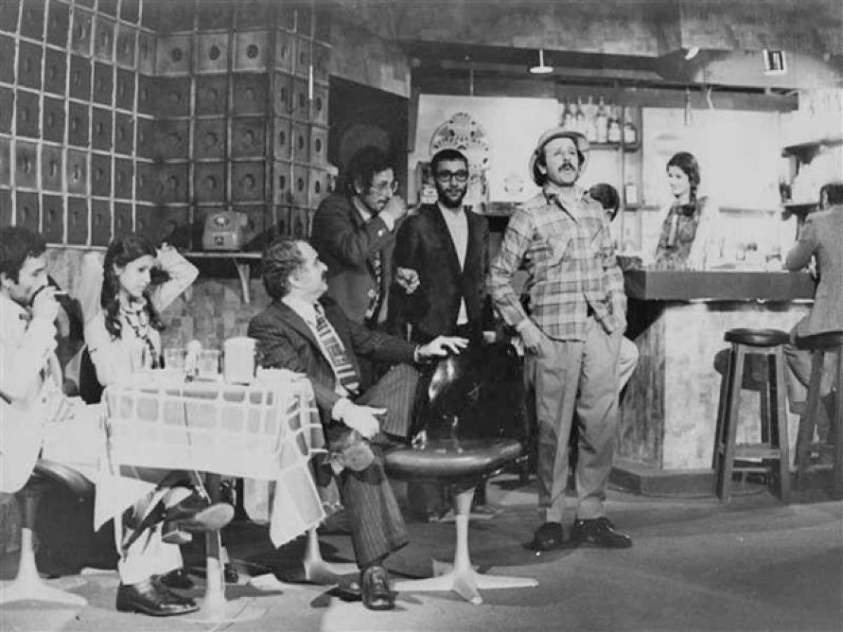 مشهد من مسرحية بالنسبة لبكرا شو؟