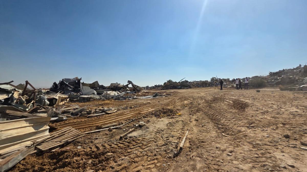 سلطات العنصرية والدمار تهدم نحو 40 بيتا في قرية السر