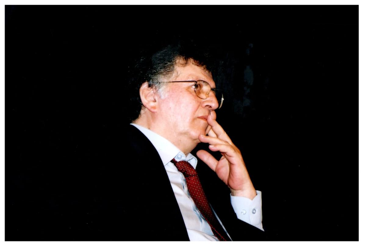 سميح القاسم: وتُبعَثُ غَزَّةُ من موتِ غزّةَ