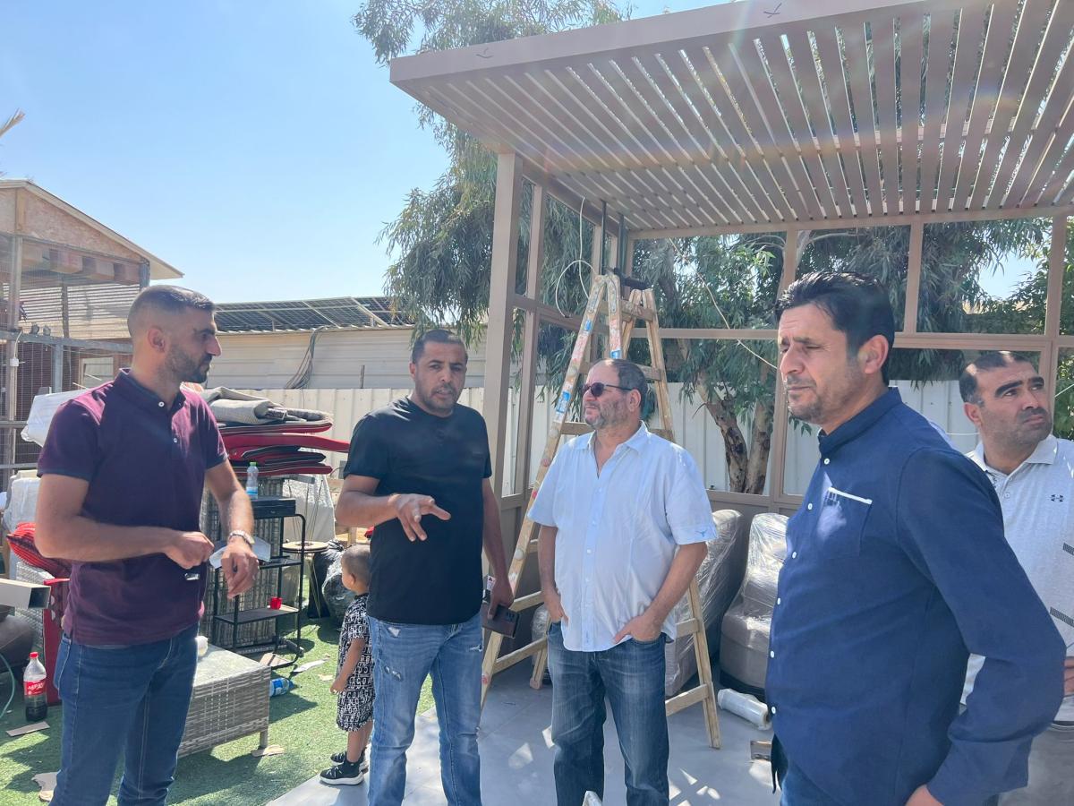 النائب عوفر كسيف في زيارة ميدانية إلى النقب