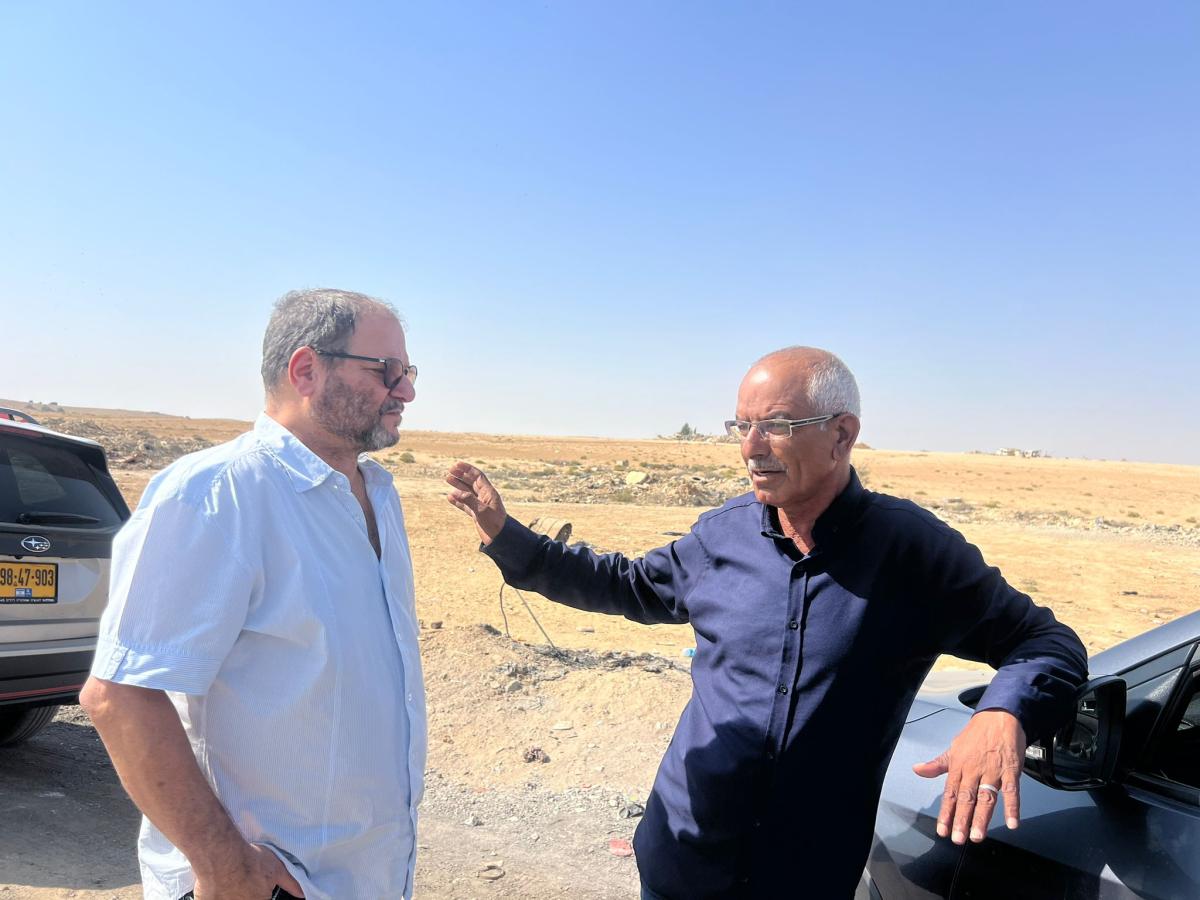 النائب عوفر كسيف في زيارة ميدانية إلى النقب