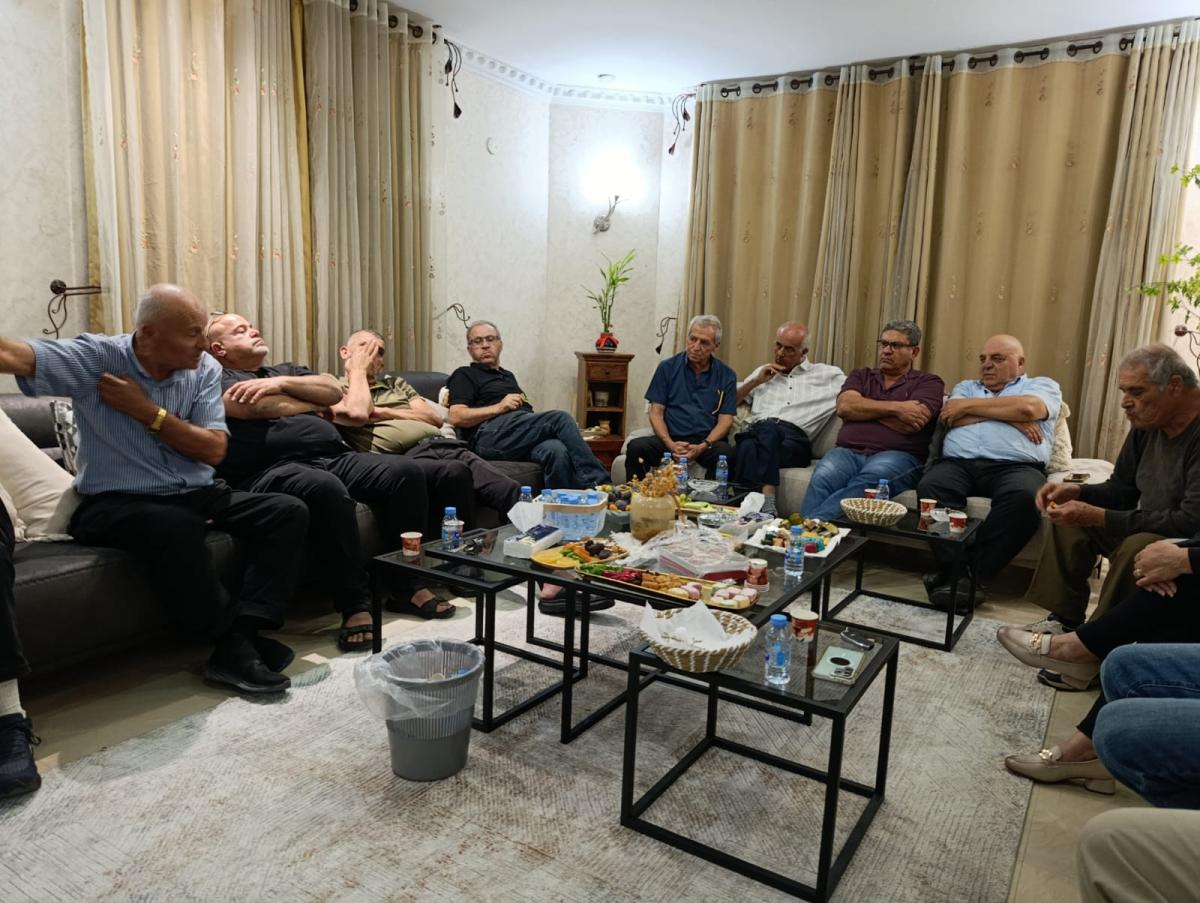 وفد جبهوي في زيارة تضامنية مع رئيس مجلس طلعة عارة الرفيق محمد جلال اغبارية