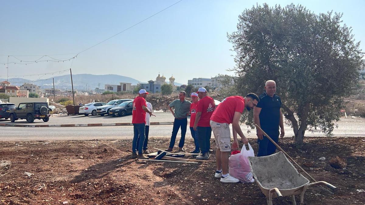 تحت شعار ننبذ العنف بالعطاء: جبهة سخنين تبدأ سلسلة أعمال تطوعية من شارع توفيق زياد