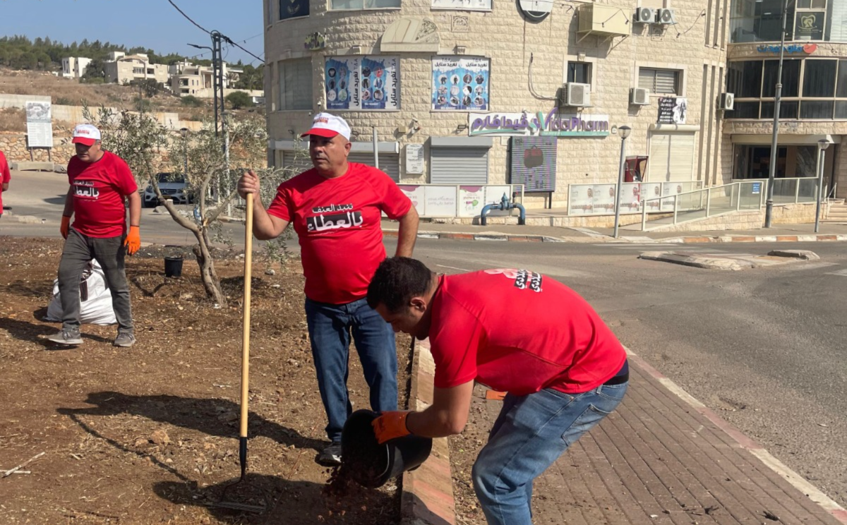 تحت شعار ننبذ العنف بالعطاء: جبهة سخنين تبدأ سلسلة أعمال تطوعية من شارع توفيق زياد