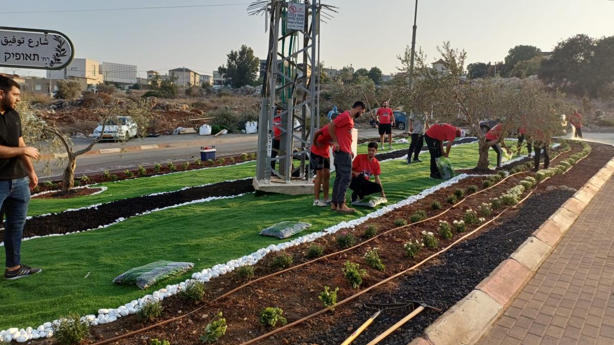 تحت شعار ننبذ العنف بالعطاء: جبهة سخنين تبدأ سلسلة أعمال تطوعية من شارع توفيق زياد