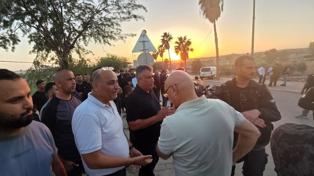 بعد جهود الأهالي ورئيس المجلس: إعادة فتح مدخل اللقية بعد إغلاقه بمكعّبات إسمنتية