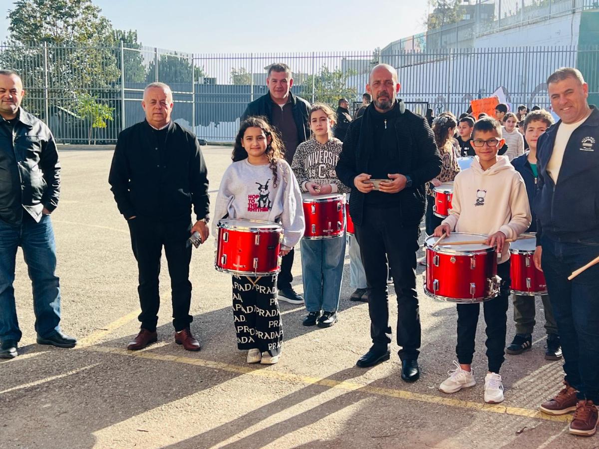 الهبة ضد الجريمة: تظاهرات طلابية وتخصيص أول حصتين للتوعية (تصوير: لجنة أولياء الأمور)