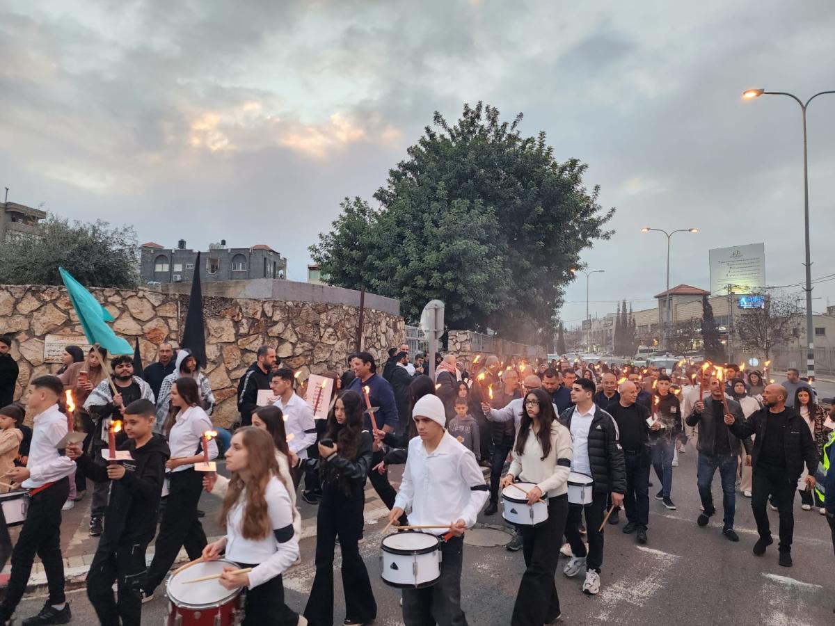 المئات يرفعون صوتهم في سخنين احتجاجًا على تفشي الجريمة (تصوير الاتحاد)
