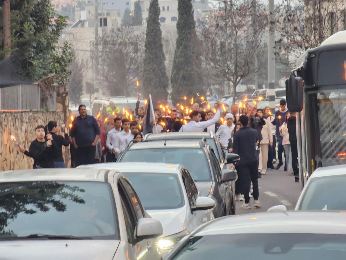 المئات يرفعون صوتهم في سخنين احتجاجًا على تفشي الجريمة (تصوير الاتحاد)
