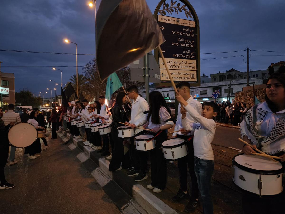 المئات يرفعون صوتهم في سخنين احتجاجًا على تفشي الجريمة (تصوير الاتحاد)