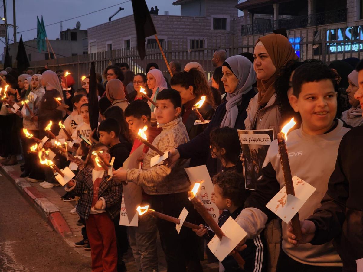 المئات يرفعون صوتهم في سخنين احتجاجًا على تفشي الجريمة (تصوير الاتحاد)