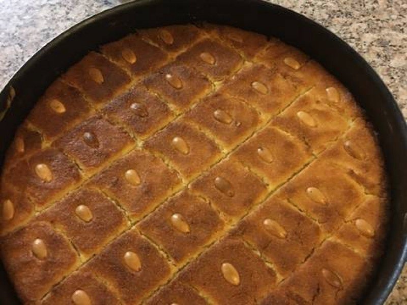 الهريسة الحارة.. وجبة أساسية في احتفالات عاشوراء في لبنان