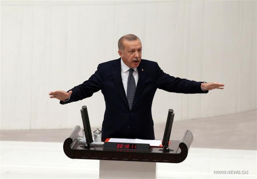 أزمة إيرانية تركية بعد القاء أردوغان قصيدة استفزازية