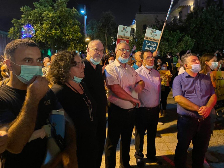 تظاهرة حاشدة في حيفا: "افتحوا أبواب الثقافة والفنون"
