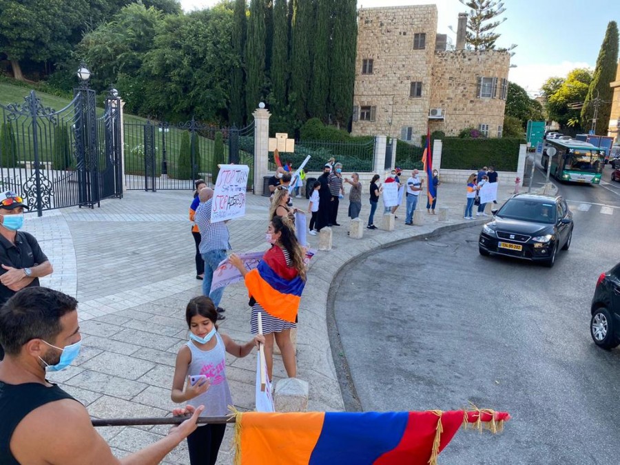 الأرمن يتظاهرون في حيفا ضد الدعم الإسرائيلي لأذربيجان وتزويدها بالأسلحة