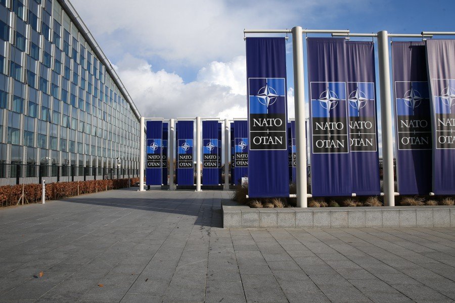 صحيفة بريطانية: فنلندا والسويد تتأهبان للانضمام إلى "الناتو"
