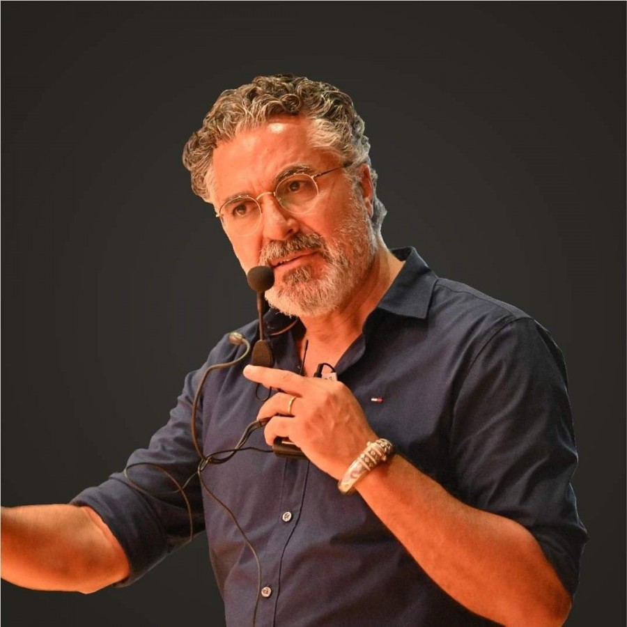 د. علي بدارنة اخصائي نفسي ومدير عام مركز الرازي