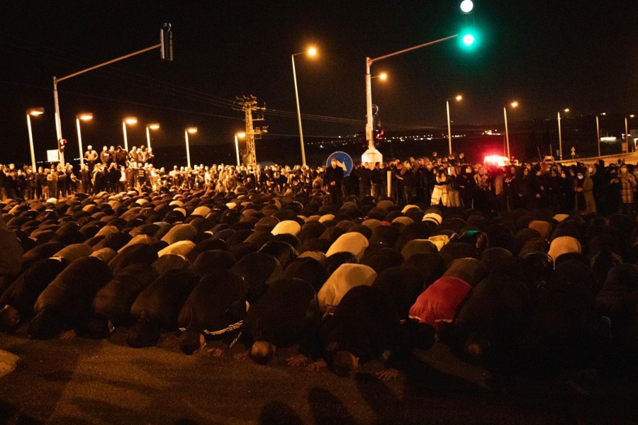 طمرة| الألوف في تشييع ضحية جريمة الشّرطة الشاب أحمد حجازي- تصوير الرفيقة أسيل جمامعة