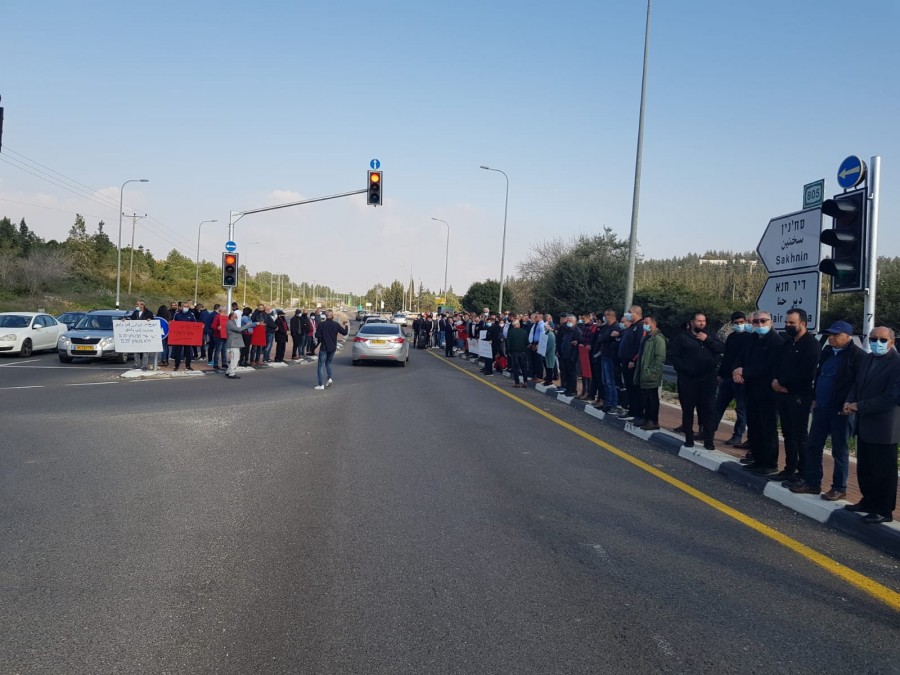 سخنين والمنطقة: عشرات المتظاهرين احتجاجًا على استفحال الجريمة وتواطؤ الشرطة 