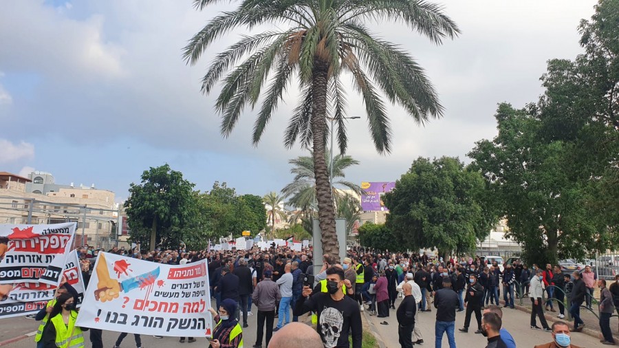 بمشاركة الألوف: انطلاق المظاهرة المناهضة للعنف والجريمة في مدينة طمرة