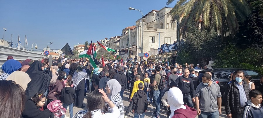 مئات المتظاهرين في أم الفحم أمام مركز الشّرطة المتواطئة للأسبوع الخامس على التوالي