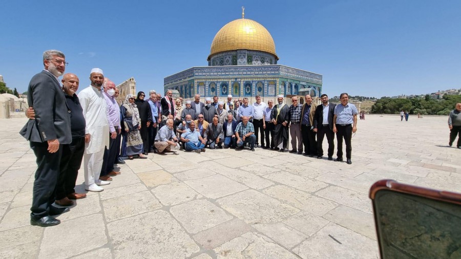 وفد لجنة المتابعة في زيارة الاقصى