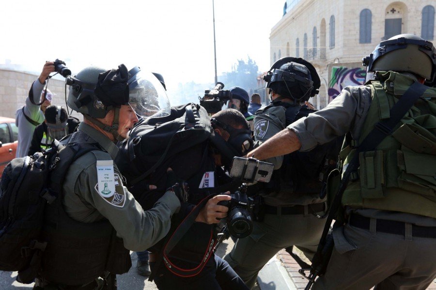 منظمة حقوقية: وثقنا 61 انتهاكا إسرائيليا بحق الصحفيين في فلسطين