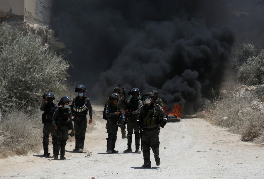 عشرات الإصابات بمواجهات مع قوات الاحتلال في بيتا وبيت دجن في نابلس