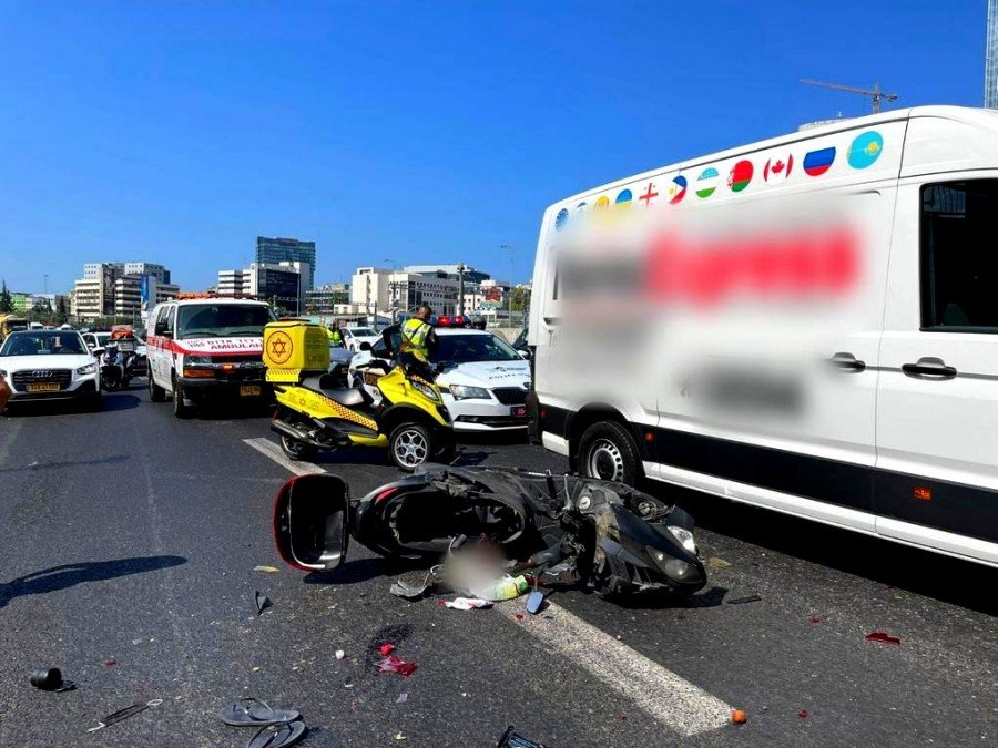تل أبيب: إصابة سائق دراجة نارية بجروح خطيرة في حادث طرق