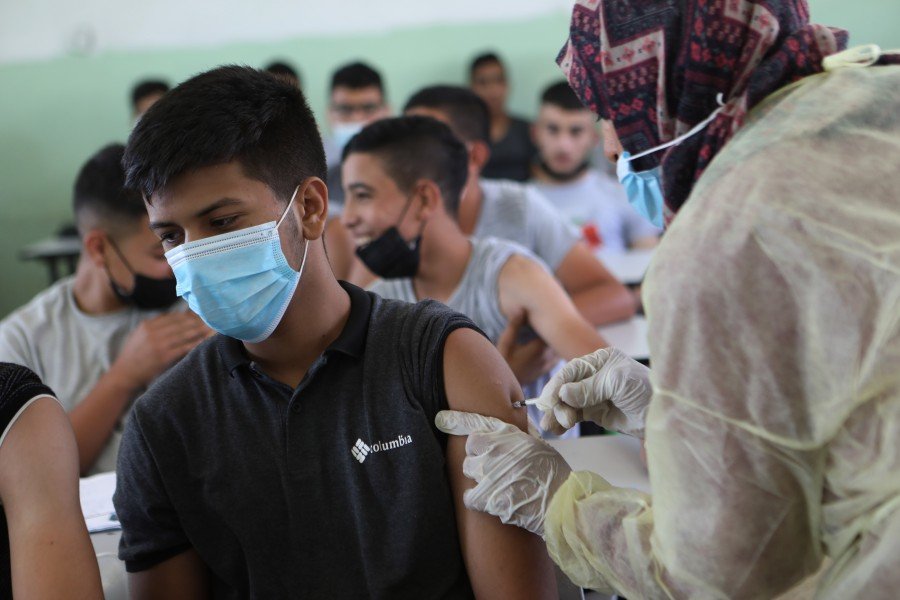 الصحة الفلسطينية: 8 وفيات و300 إصابة جديدة بفيروس كورونا 
