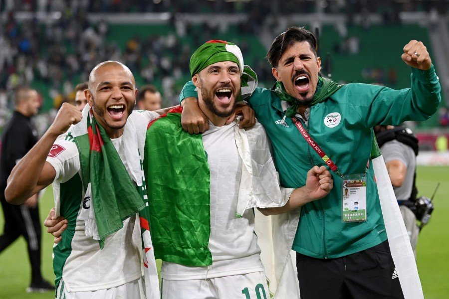 منتخب الجزائر يتوج بـ"كأس العرب" للمرة الأولى في تاريخه بعد فوزه على تونس 