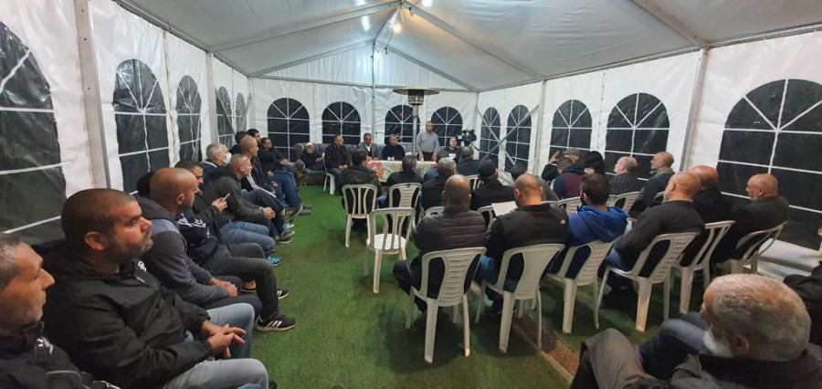 خيمة اعتصام في مقبرة القسام