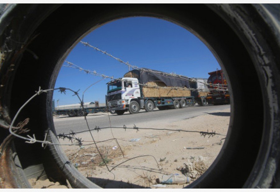 تسهيلات اقتصادية لغزّة مقابل "منع التصعيد" 