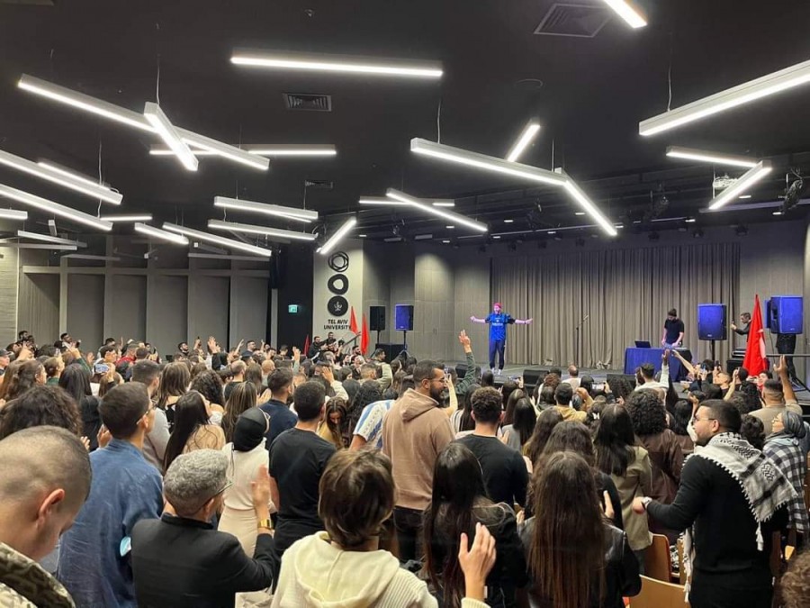 جامعة تل أبيب: مئات الطلاب والمناصرين شاركوا في أمسية الجبهة الطلابية وسدّوا أفواه الفاشيين 