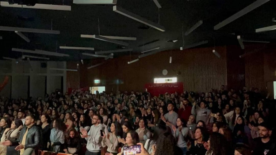 جامعة تل أبيب: مئات الطلاب والمناصرين شاركوا في أمسية الجبهة الطلابية وسدّوا أفواه الفاشيين 