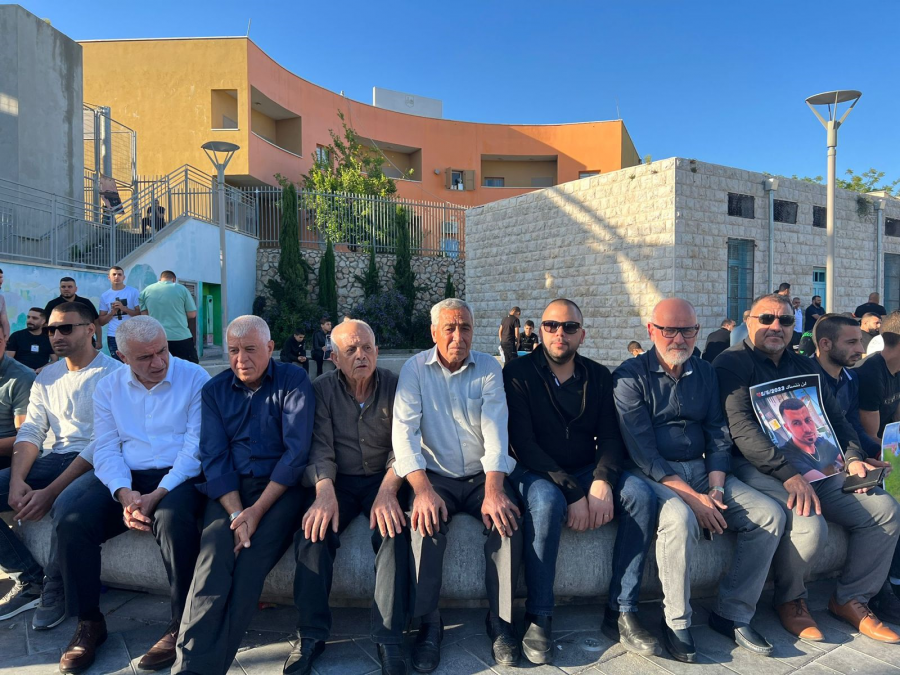 وقفة احتجاجية حاشدة في عين ماهل اثر مقتل الشاب مهند شلبي