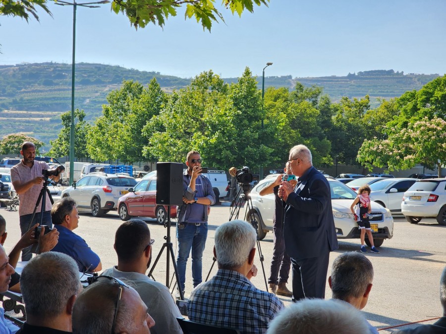 وفد واسع من الحزب الشيوعي والجبهة دعما للأهل في الجولان
