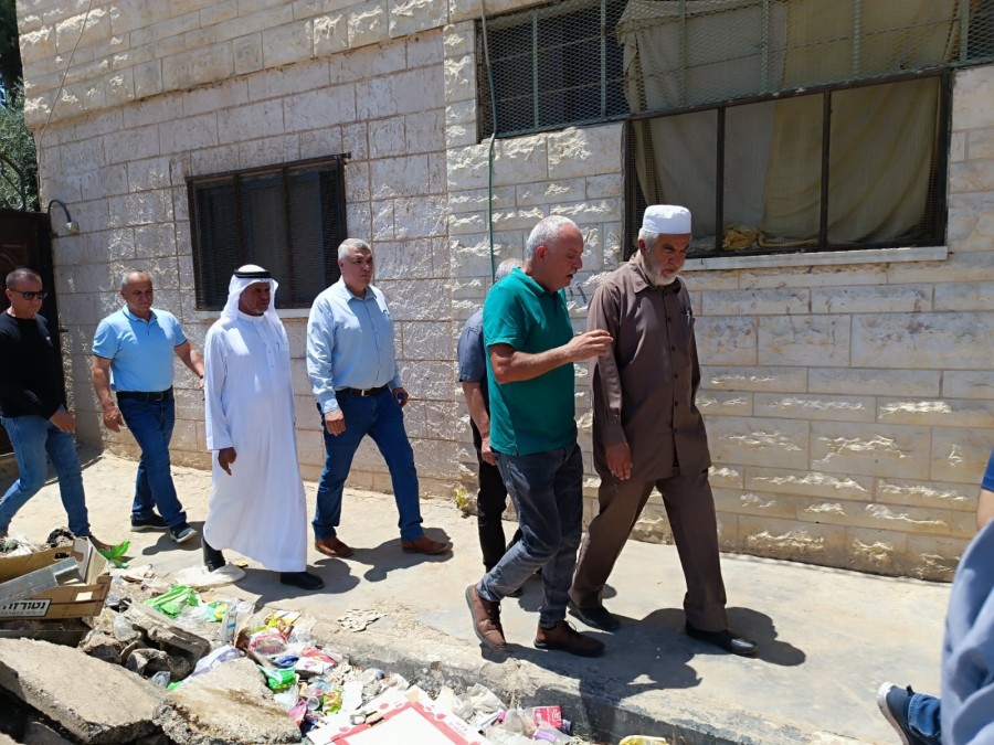 وفد رفيع من المتابعة في مخيم جنين