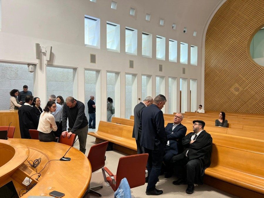 المحكمة العليا حاولت فرض شروط الشرطة التعجيزية غير القانونية على تظاهرة قيادة المتابعة الاحتجاجية لذلك سحبت المتابعة التماسها